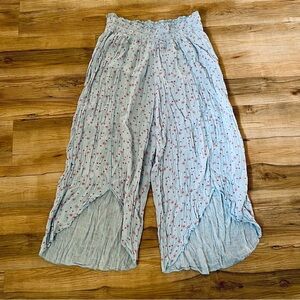 NWT Urban Outfitters Blue Floral Bottoms